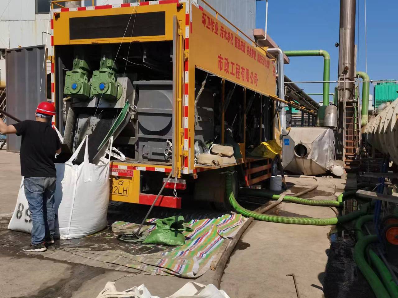 平桥淤泥压干处理